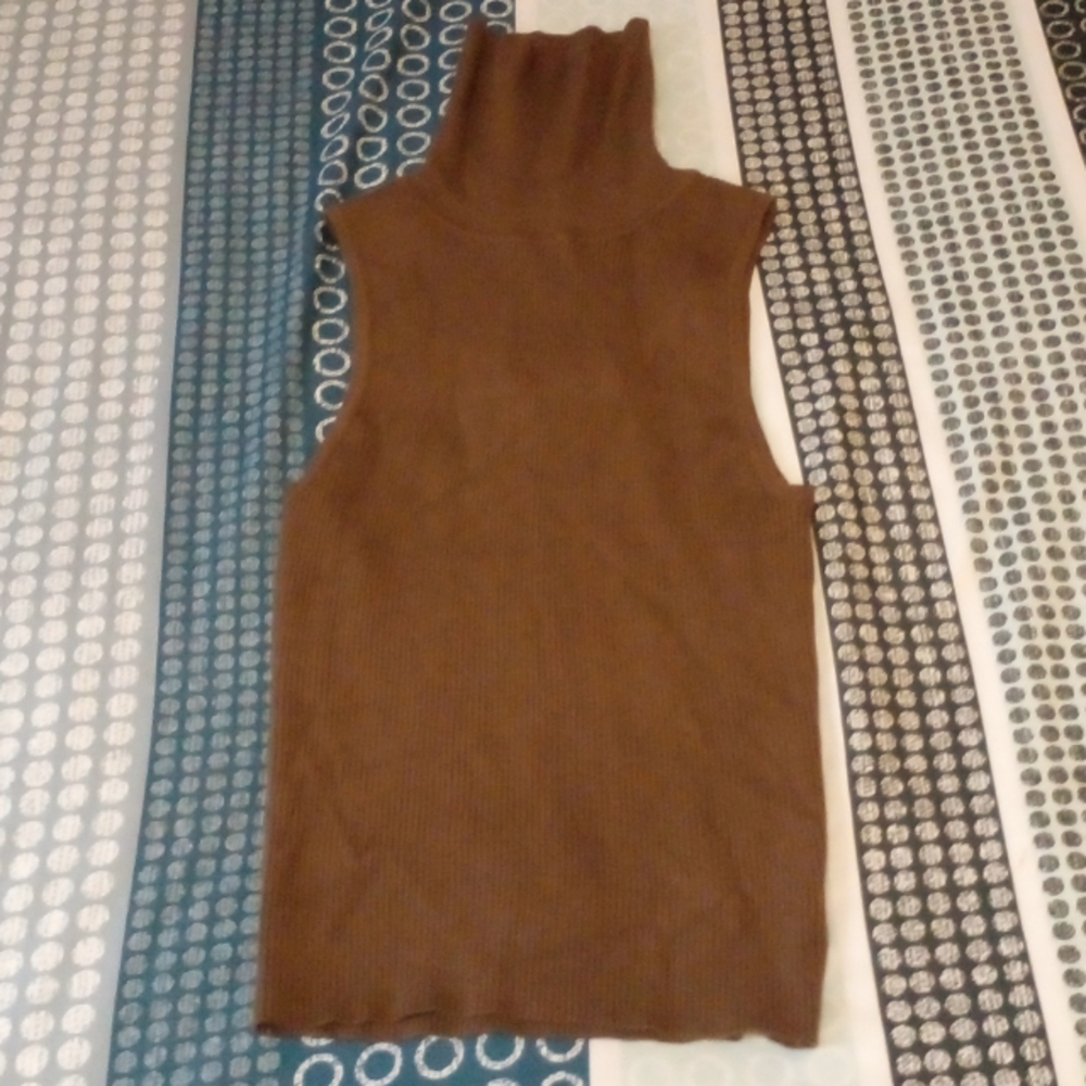 Stretchy sleevless turtle neck - Picture 4 of 6